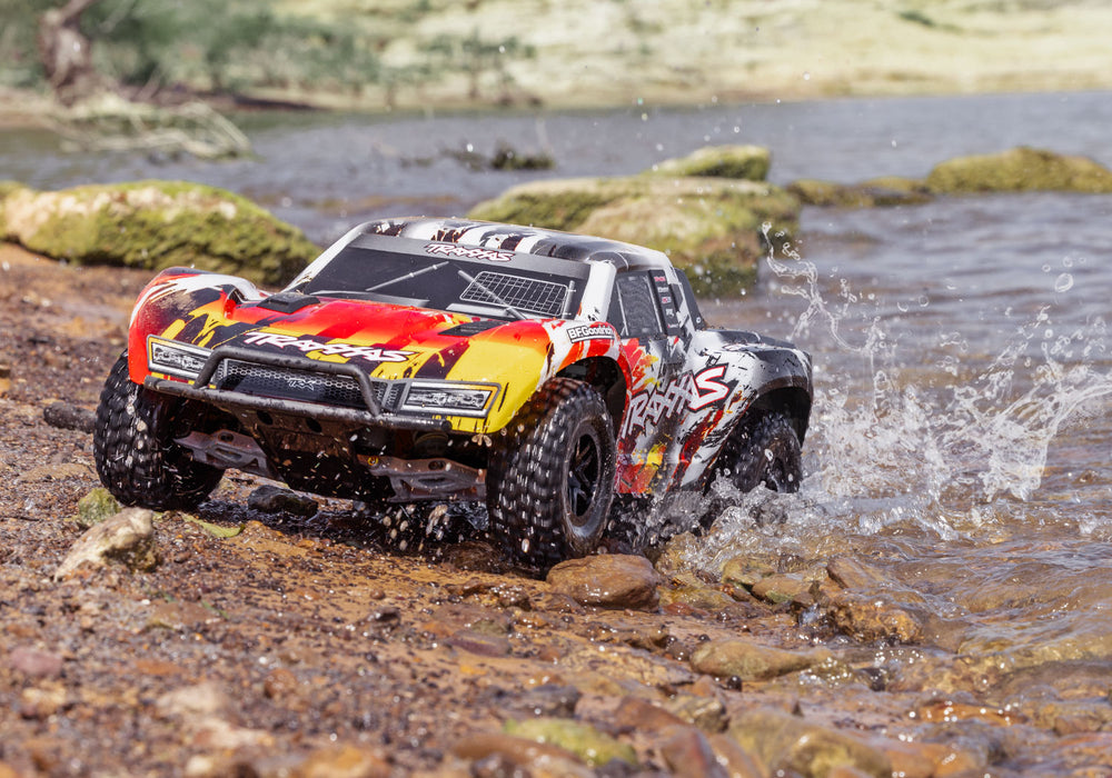TRA58434-4 BLACK Slash 2WD Brushless