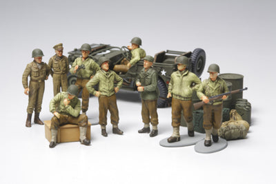 TAM32552 1/48 WWII US INFANTRY AT REST