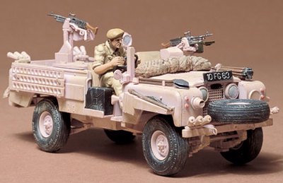 TAM35076 BRITISH LAND ROVER PINK PANTH