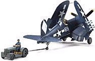 TAM61085 1/48 VOUGHT F4U-1D CORSAIR W/'MOTO-TUG'