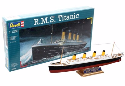 RVG05804 1:1200 R.M.S. Titanic (12/ctn)