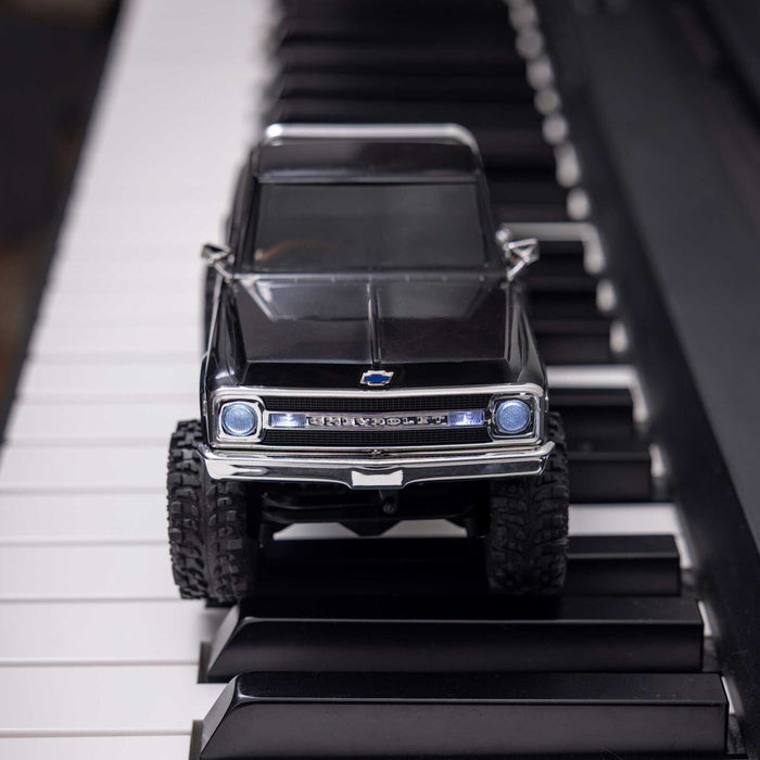 AXI-2260T2 Axial 1/30 SCX30 Chevrolet K10 Brushed 4x4 RTR (B&C Incl) black **FOR EXTRA BATTERY ORDER #SPMX-1122