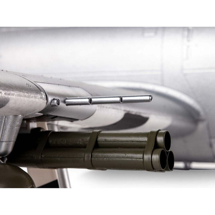 EFL08450 P-47 Razorback 1.2m BNF Basic with AS3X & SAFE Select