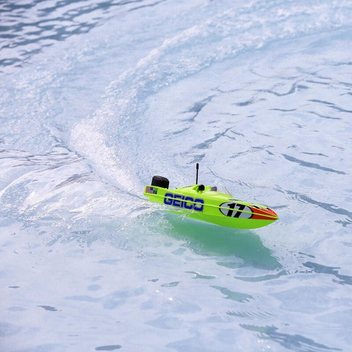 PRB08044T2 17" Power Boat Racer Deep-V RTR, Lucas Oil