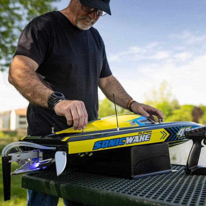 PRB08052 Super Sonicwake 48" 8S Self-Righting Brushless Deep-V RTR **** YOU will need this part #SPMX50004S100H5  (X2) & SPMXC2060  to run this BOAT