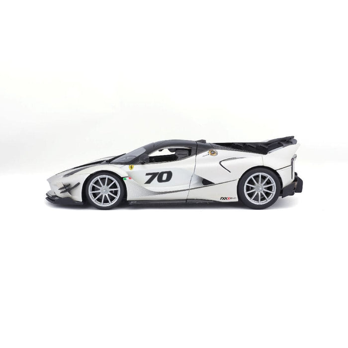 BUR18-16012 Bburago 1/18 R&P Ferrari FXX K EVO (Pearl White #70)