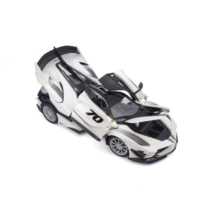 BUR18-16012 Bburago 1/18 R&P Ferrari FXX K EVO (Pearl White #70)