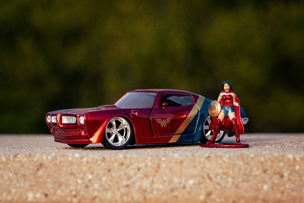 JAD33089 Jada 1/32 1972 Pontiac Firebird with Wonder Woman