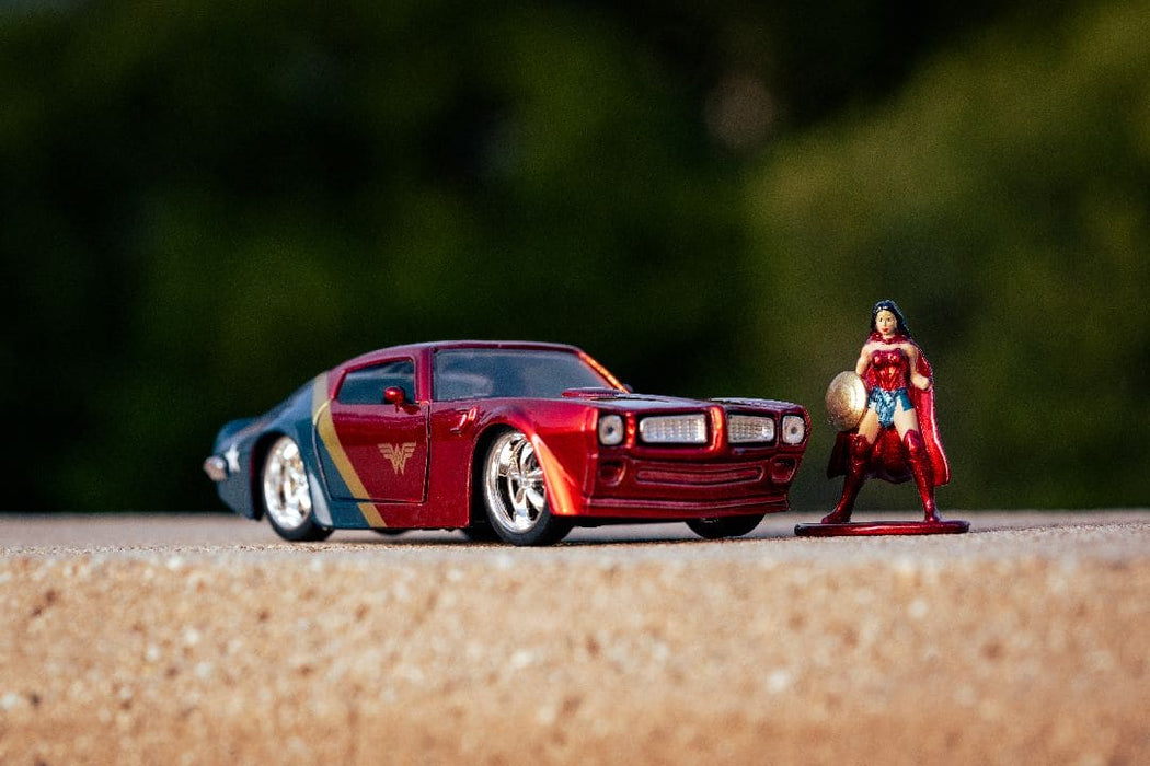 JAD33089 Jada 1/32 1972 Pontiac Firebird with Wonder Woman