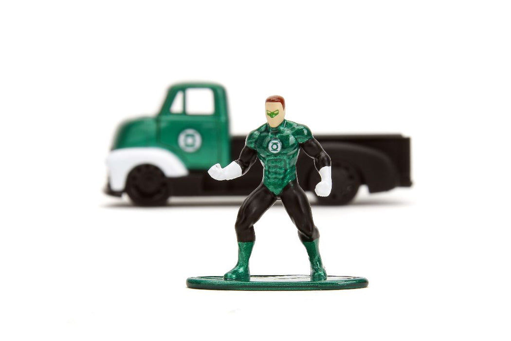 JAD33093 Jada 1/32 "Hollywood Rides" DC Comics 1952 Chevy COE Pickup w/Green Lantern