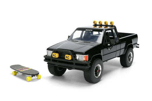 JAD36479 Jada 1:24 HWR - BTTF 1985 Toyota SR5 w/Marty's Skateboard