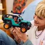 LEG42227 LEGO Technic Jeep Wrangler Rubicon SUV 723pcs