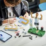 LEG43015 LEGO Editions Lionel Messi – Soccer Legend 958pcs