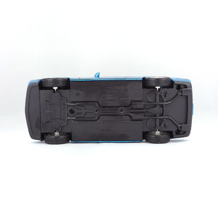 MAI31280 Maisto 1/24 SE 2008 Dodge Challenger SRT8 (Metallic Blue)