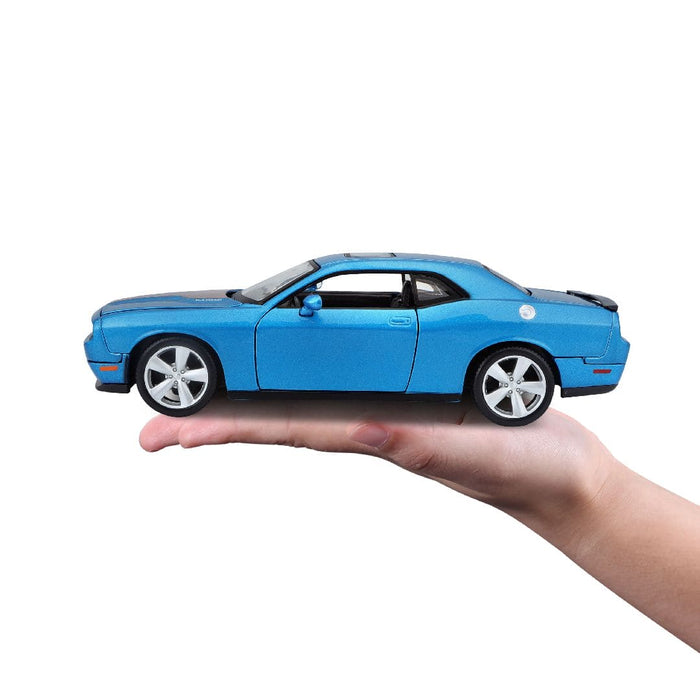 MAI31280 Maisto 1/24 SE 2008 Dodge Challenger SRT8 (Metallic Blue)