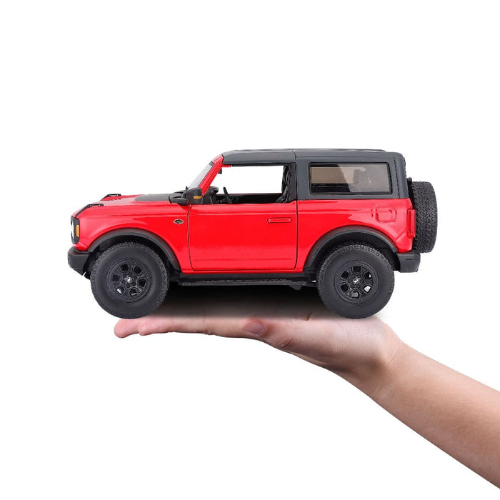 MAI31456 Maisto 1/18 SE 2021 Ford Bronco Wildtrak 2dr (Red)