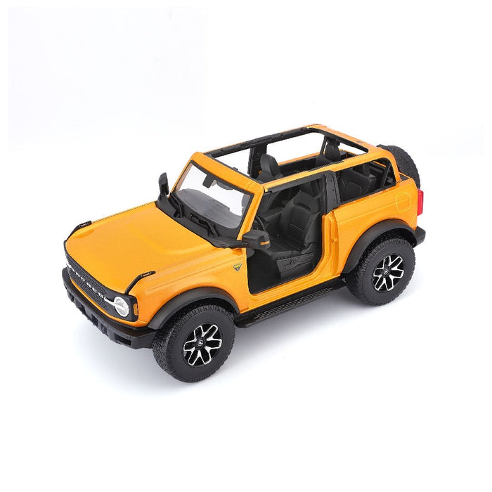 MAI31457 Maisto 1/18 SE 2021 Ford Bronco Badlands (w/o drs) (Orange)
