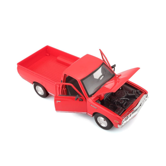 MAI31522 Maisto 1/24 SE 1973 Datsun 620 Pick-up (Red)