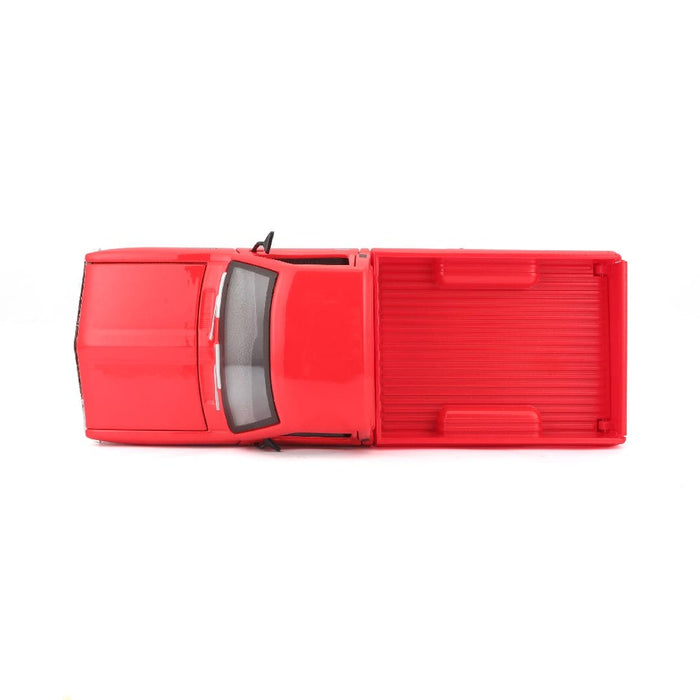 MAI31522 Maisto 1/24 SE 1973 Datsun 620 Pick-up (Red)