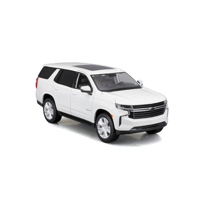 MAI31533 Maisto 1/24 SE 2021 Chevrolet Tahoe (White)