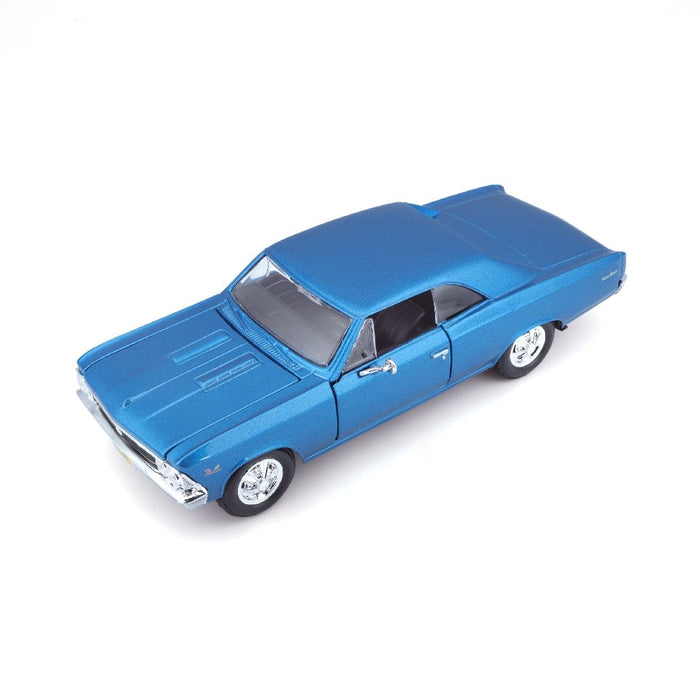 MAI31960 Maisto 1/24 SE 1966 Chevrolet Chevelle SS 396 (Metallic Blue)