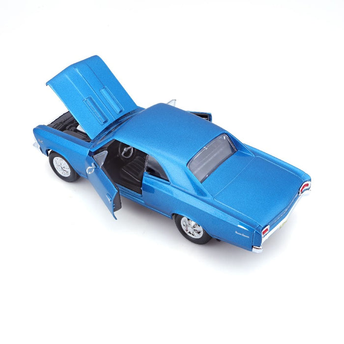 MAI31960 Maisto 1/24 SE 1966 Chevrolet Chevelle SS 396 (Metallic Blue)