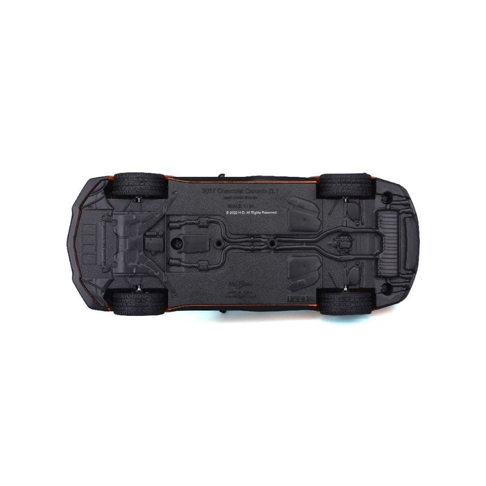 MAI32271 Maisto 1/24 H-D Custom 2017 Chevrolet Camaro ZL1 (Black/Orange)