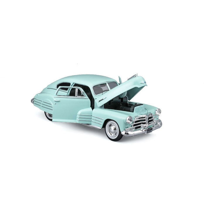 MAI32921-GREEN Maisto 1/24 SE 1948 Chevrolet Fleetline Aerosedan - Light Green