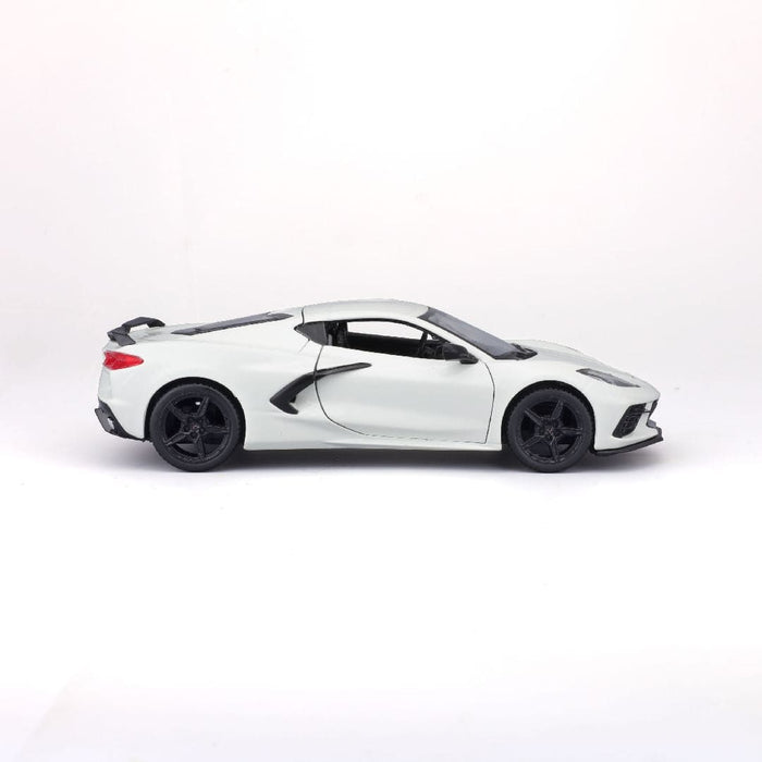MAI39525 Maisto 1/24 AL 2020 Chevrolet Corvette Stingray Coupe (White)