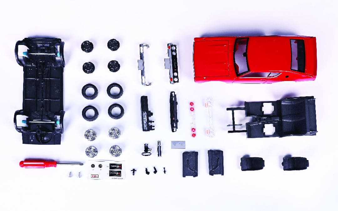 MAI39528 Maisto 1/24 AL 1973 Nissan Skyline 2000GT-R (Red)