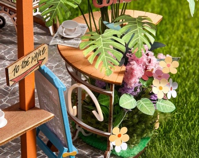 ROEDH201 Rolife Leafree Café DIY Minature House Kit