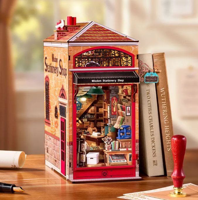 ROETGB19 Rolife Wisdom Stationery Shop DIY Book Nook