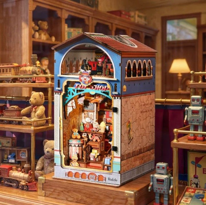 ROETGB23 Rolife Treasure Toy Shop DIY Book Nook Shelf Insert