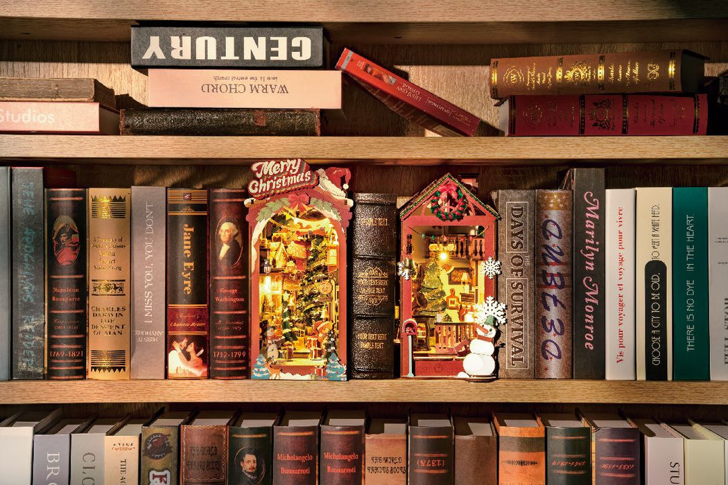 ROETGC06 Rolife Christmas Street Book Nook Shelf Insert