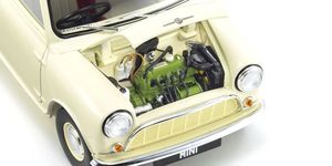 KYO08964W 1/18 Scale Morris Mini Minor Old English White Model Diecast Car