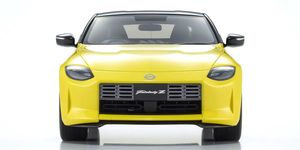 KYOKSR18056Y Kyosho Samurai Diecast 1/18 Nissan Fairlady Z (Yellow)