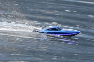RGRB1132 LightWave Electric Micro RTR Boat; Blue (For Extra battery order part number RGRB1168)