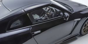 KYOKSR18057MP Kyosho Samurai Diecast 1/18 Nissan GT-R Premium Edition T-Spec (Midnight Purple)