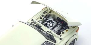 KYO08544W 1/18 Scale BMW 2002 Turbo White Model Diecast Car