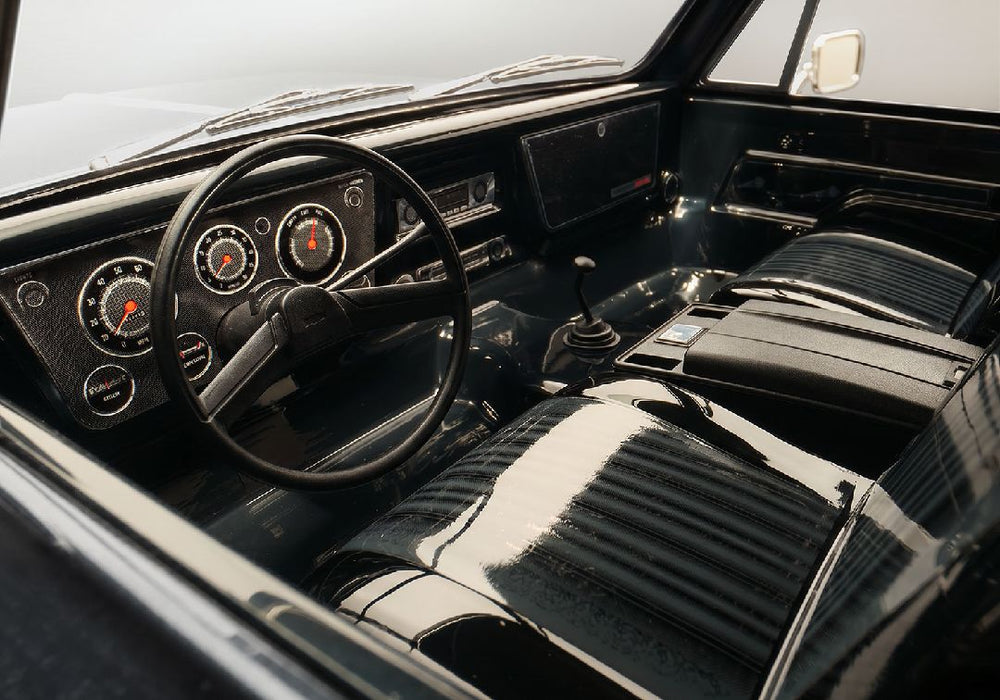 TRA91076-4BLACK Traxxas 1/10 TRX-4 1972 Chevrolet Blazer 4WD RTR - Black YOU will need this part # TRA2992 to run this