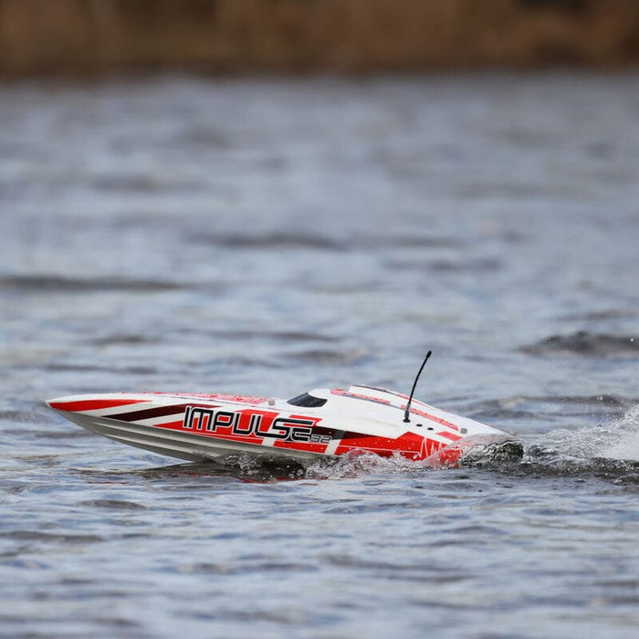 PRB08037T2 Impulse 32" Brushless Deep-V RTR with Smart, White/Red ***YOU will need this part #SPMX50003S100H5(two 3s lipo)and #SPMXC2000   to run this Boat